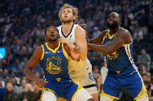 拿钱他是真办事！库明加开季场均8篮板 比前四年翻倍了！