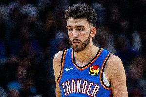 场均24+10！戴格诺特：霍姆格伦每个夏天都在进步 他非常努力