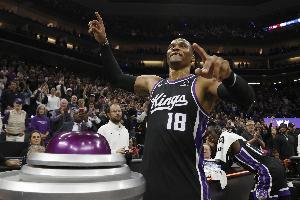 里程碑+1！威少生涯总抢断数1958次 超越德里克-哈珀排名历史第15